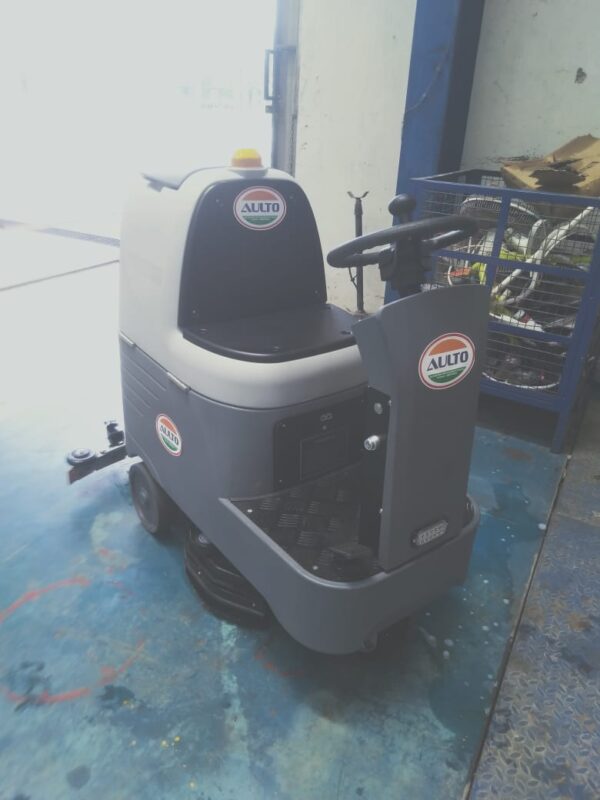Ride On Scrubber Drier ( Sale & Rent Service)