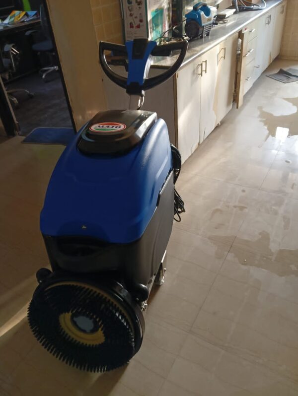 Walk Behind Floor Scrubber Drierchat - Image 2