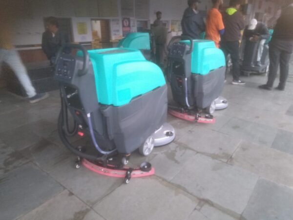 Walk Behind Floor Scrubber Drierchat - Image 4